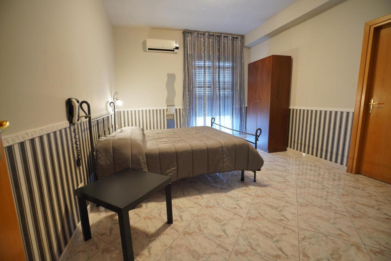 Hotel Stefany Lago Patria Extérieur photo