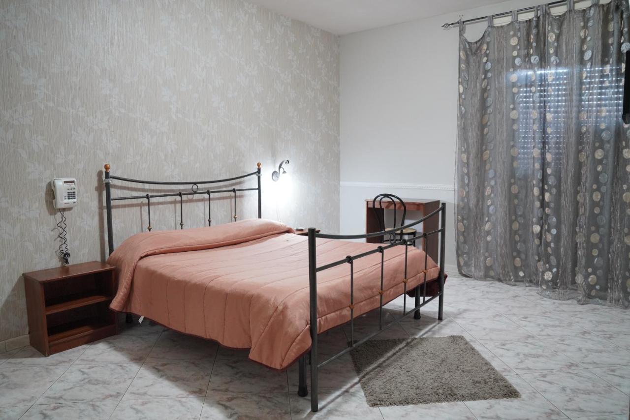 Hotel Stefany Lago Patria Extérieur photo