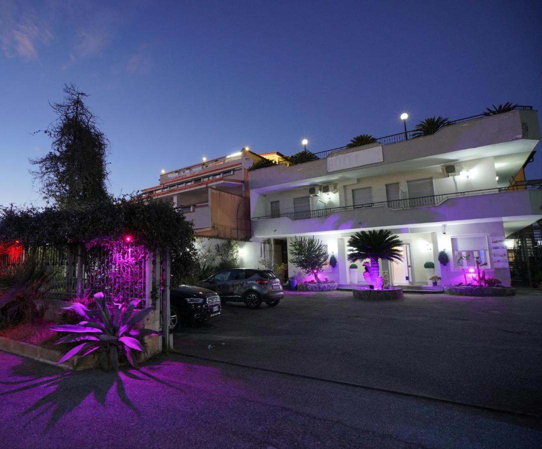 Hotel Stefany Lago Patria Extérieur photo