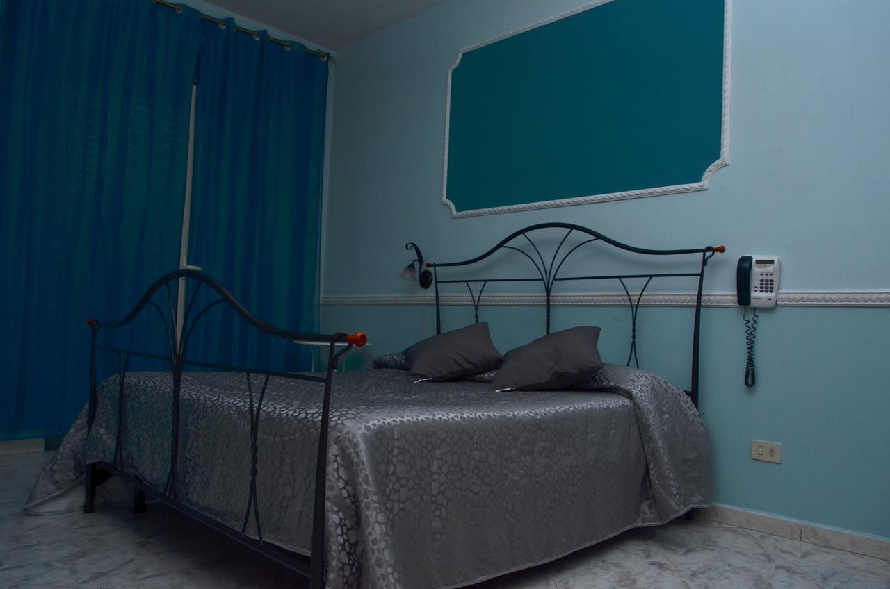 Hotel Stefany Lago Patria Extérieur photo