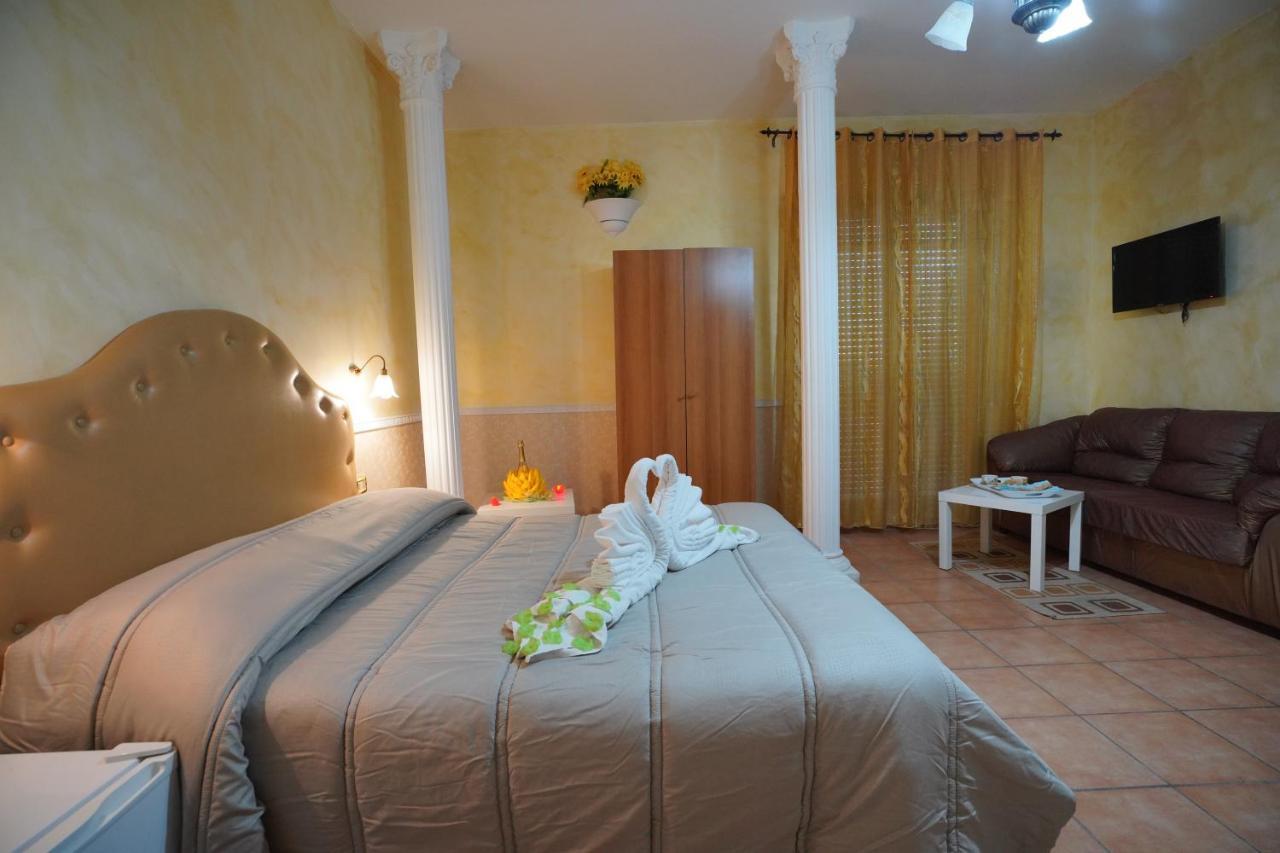 Hotel Stefany Lago Patria Extérieur photo