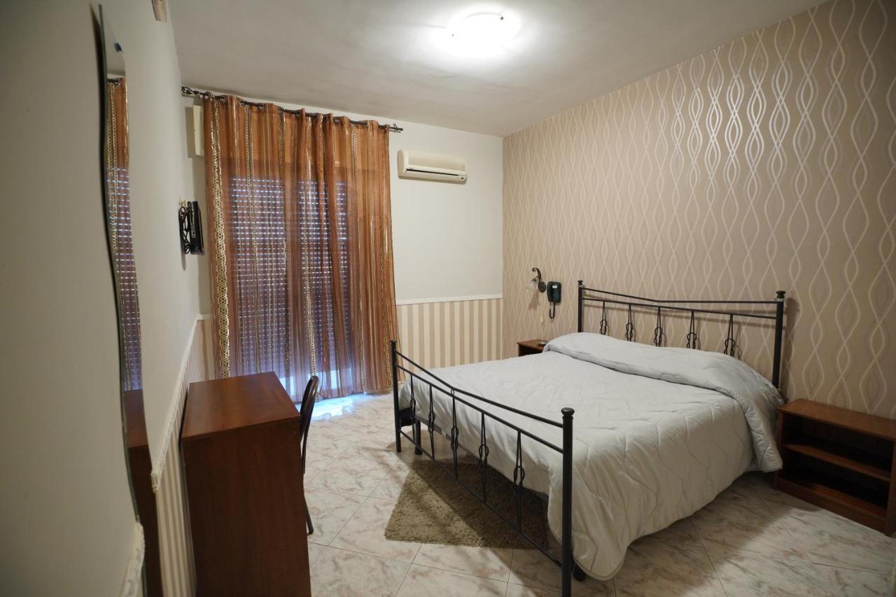 Hotel Stefany Lago Patria Extérieur photo