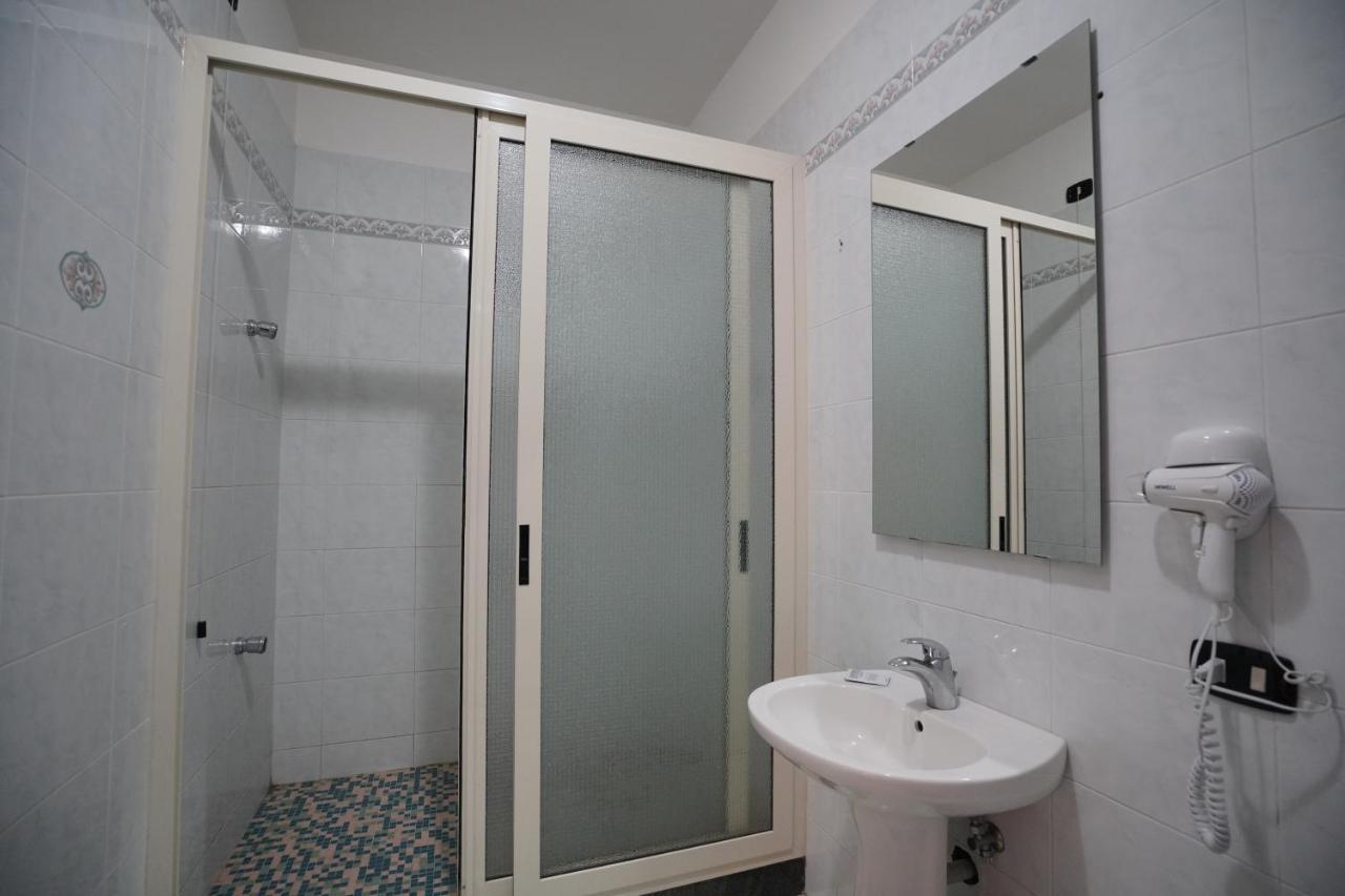 Hotel Stefany Lago Patria Extérieur photo