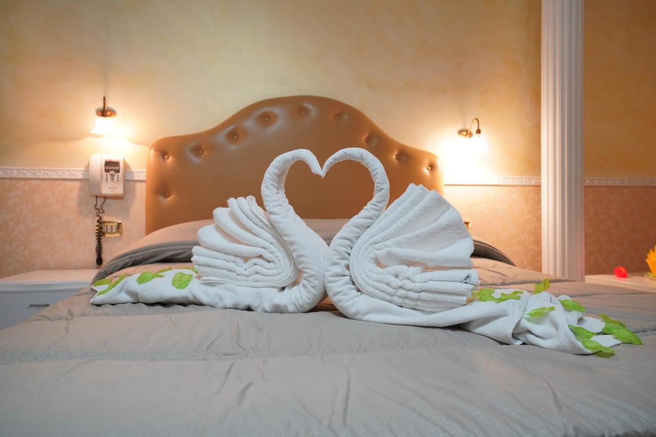 Hotel Stefany Lago Patria Extérieur photo